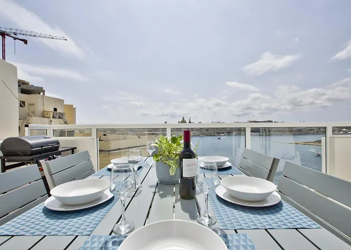 Bastions Seaview Apartments And Duplex Penthouse In Sliema By Shortletsmalta