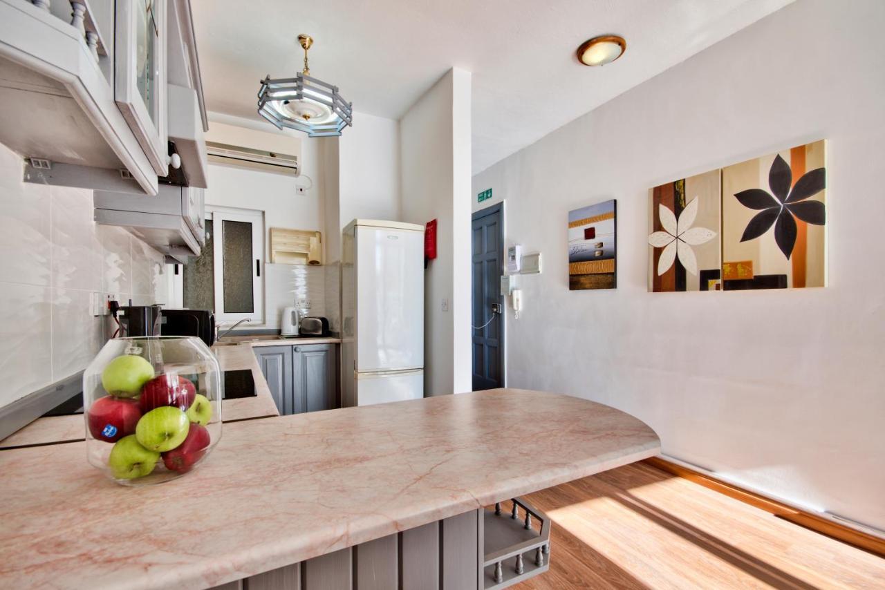 Apartamento Bastions Seaview And Duplex Penthouse In By Shortletsmalta Sliema