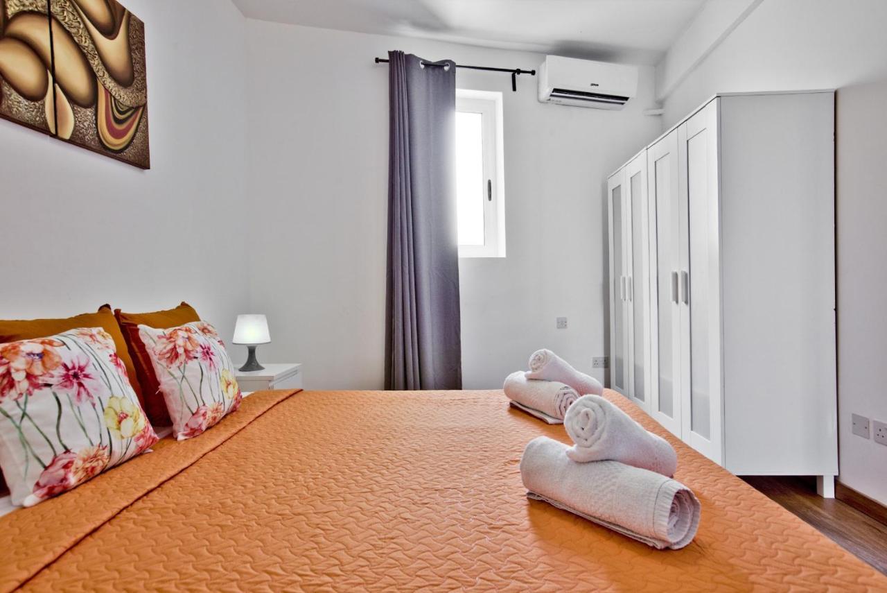 Apartamento Bastions Seaview And Duplex Penthouse In By Shortletsmalta Sliema