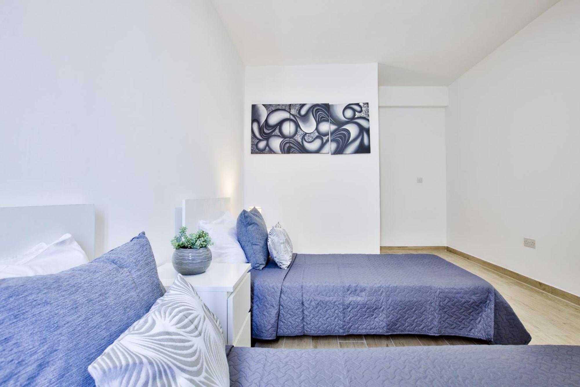 Bastions Seaview And Duplex Penthouse In By Shortletsmalta Apartamento