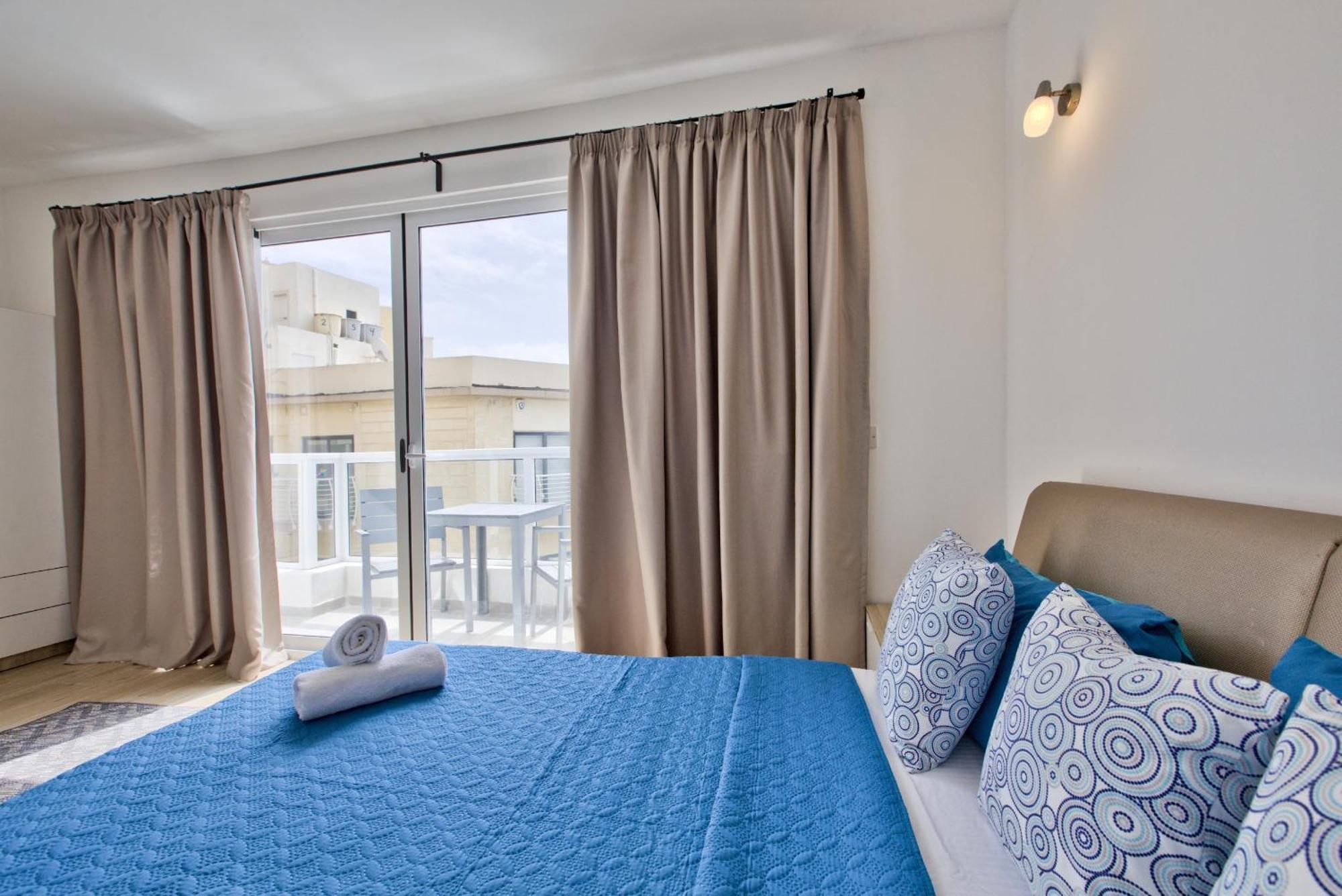 Bastions Seaview And Duplex Penthouse In By Shortletsmalta * Sliema