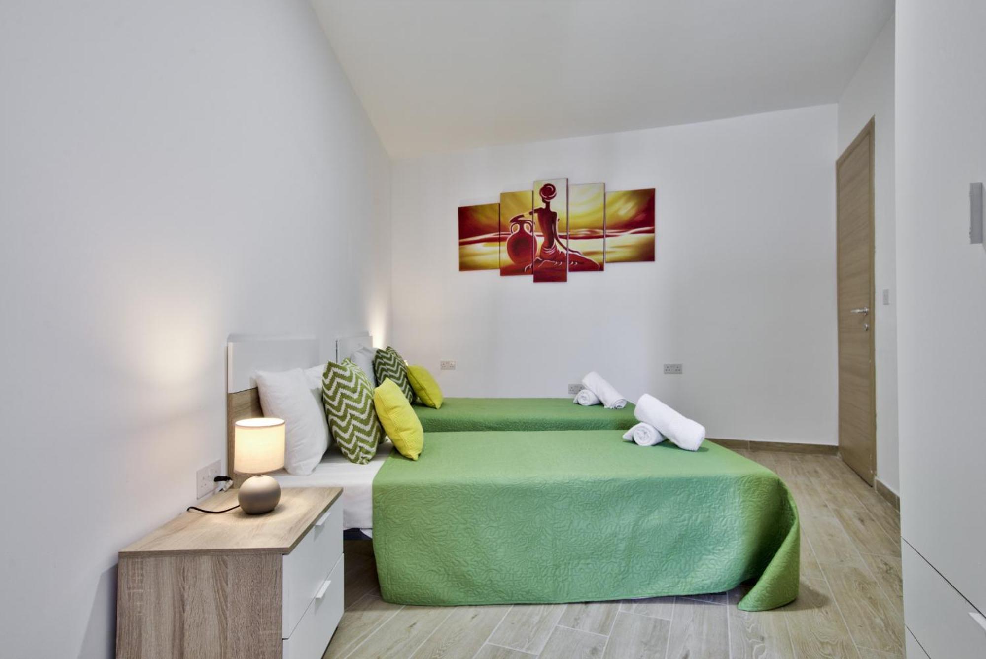 Apartamento Bastions Seaview And Duplex Penthouse In By Shortletsmalta Sliema