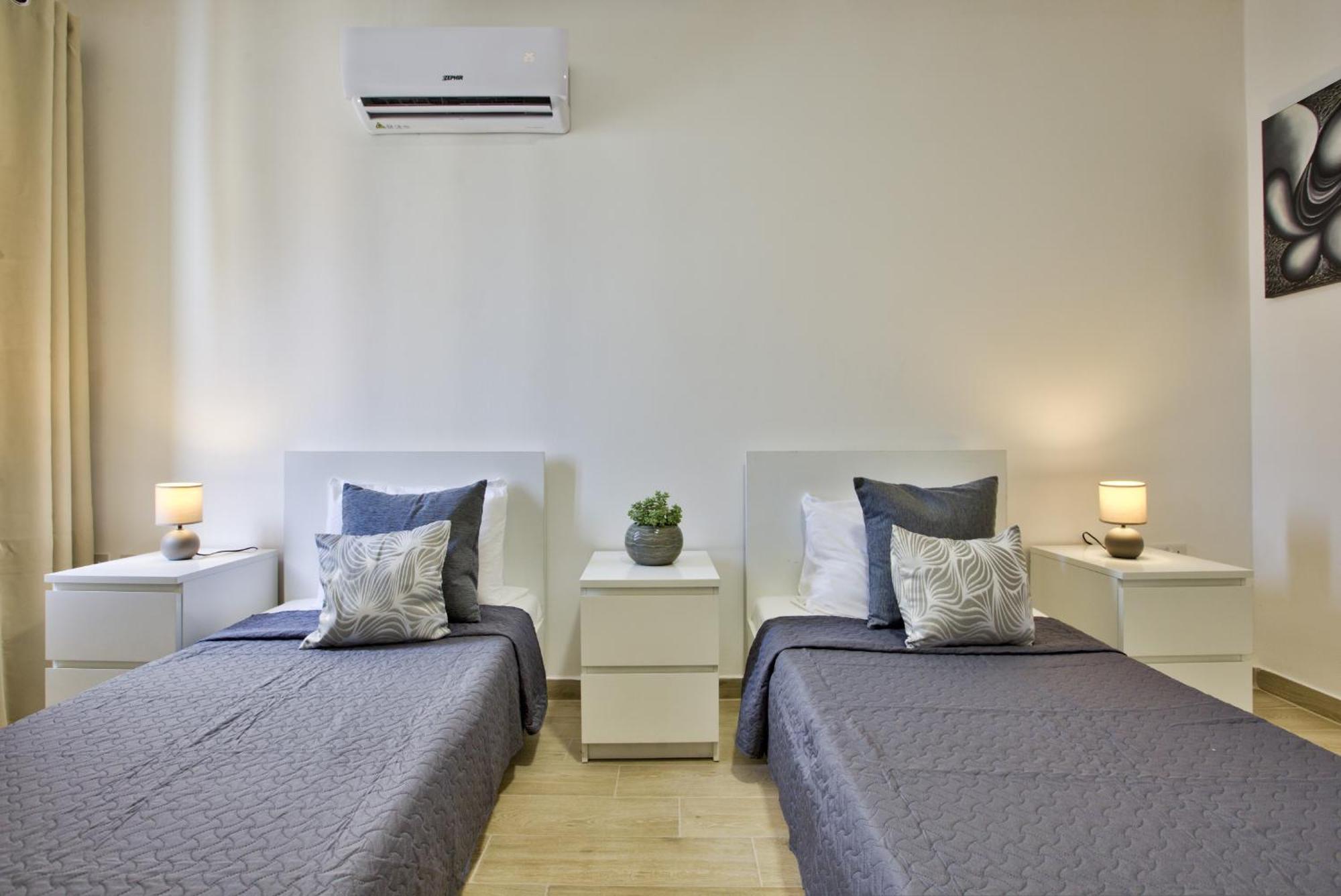 Apartamento Bastions Seaview And Duplex Penthouse In By Shortletsmalta