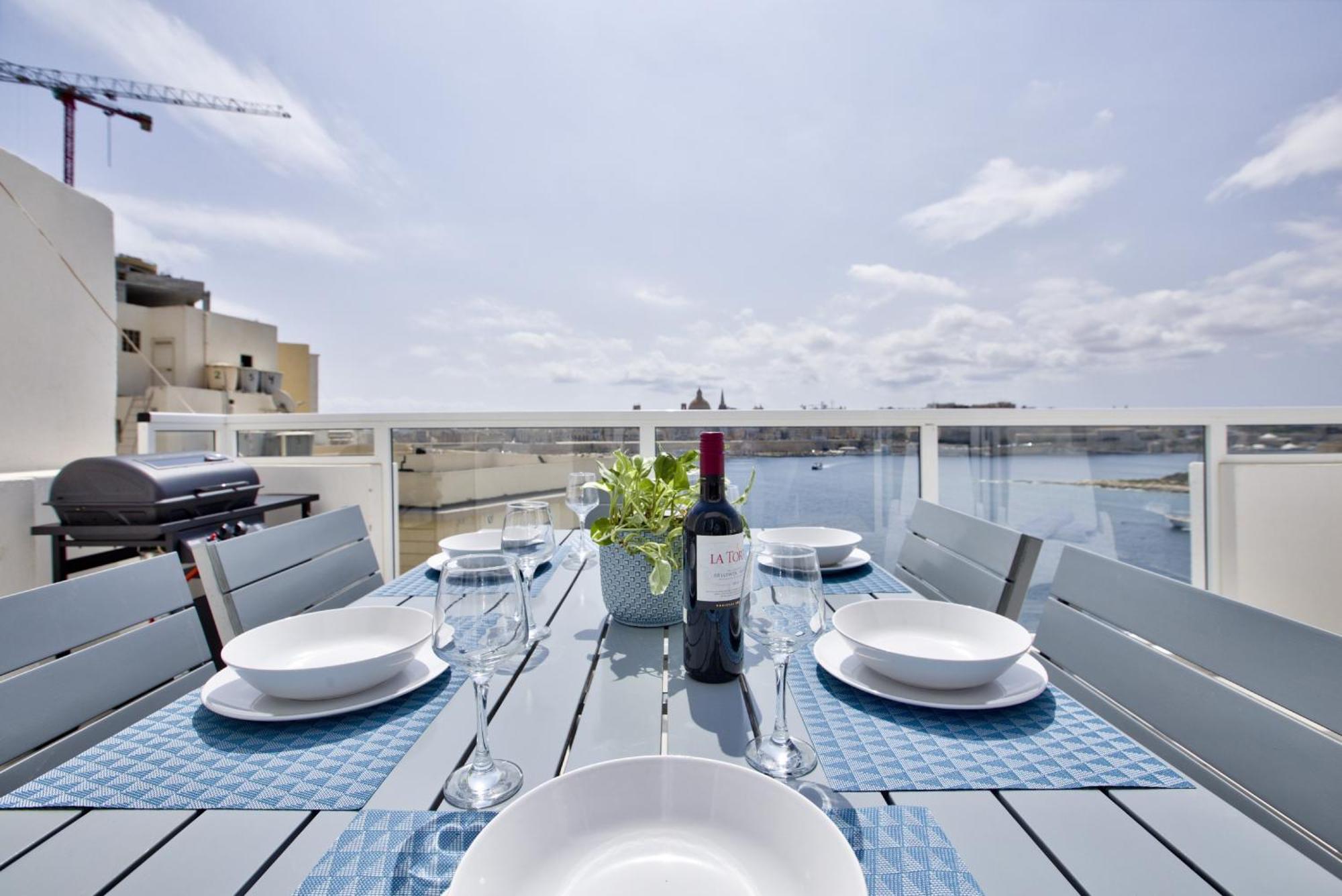 Apartamento Bastions Seaview And Duplex Penthouse In By Shortletsmalta *