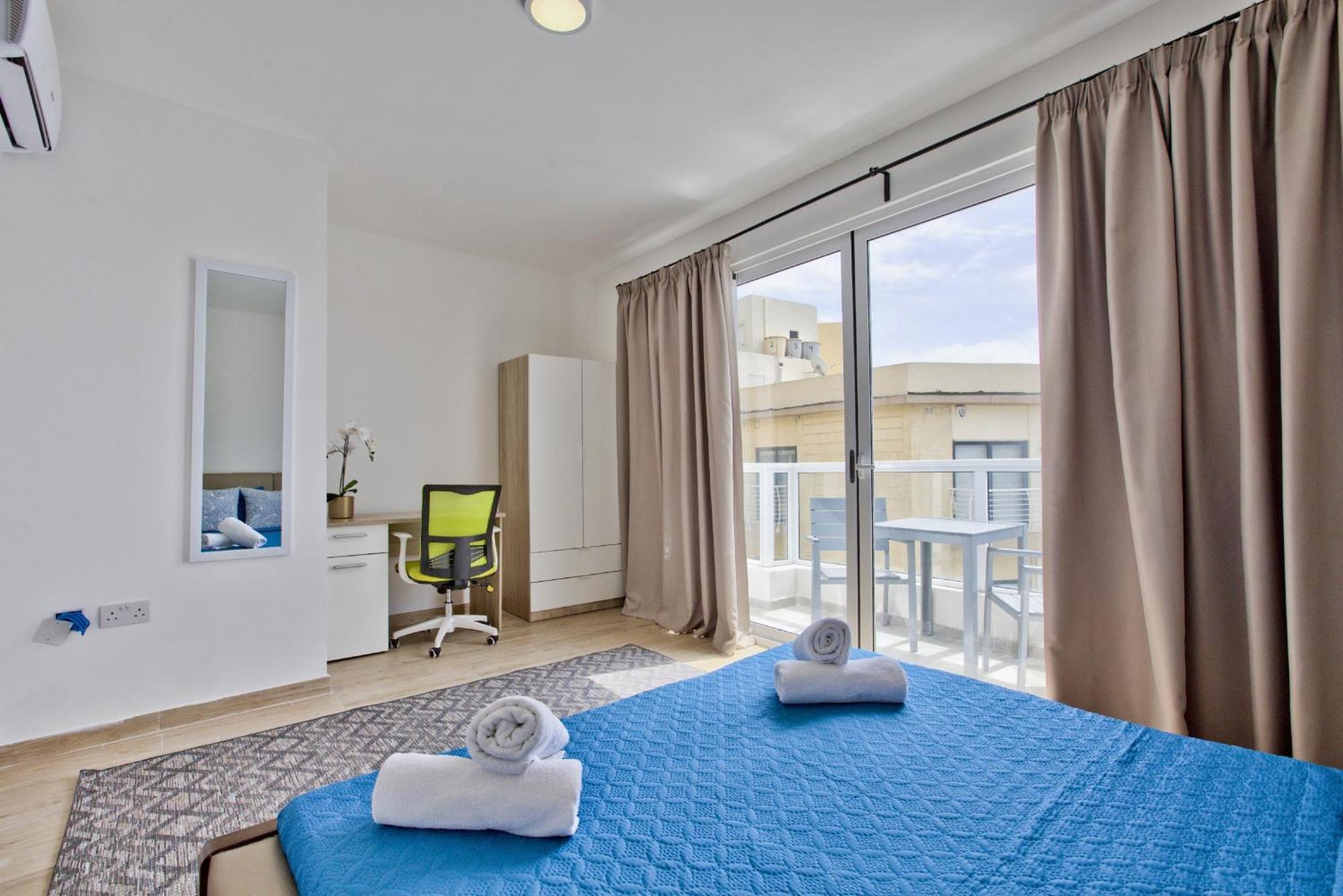 Bastions Seaview And Duplex Penthouse In By Shortletsmalta