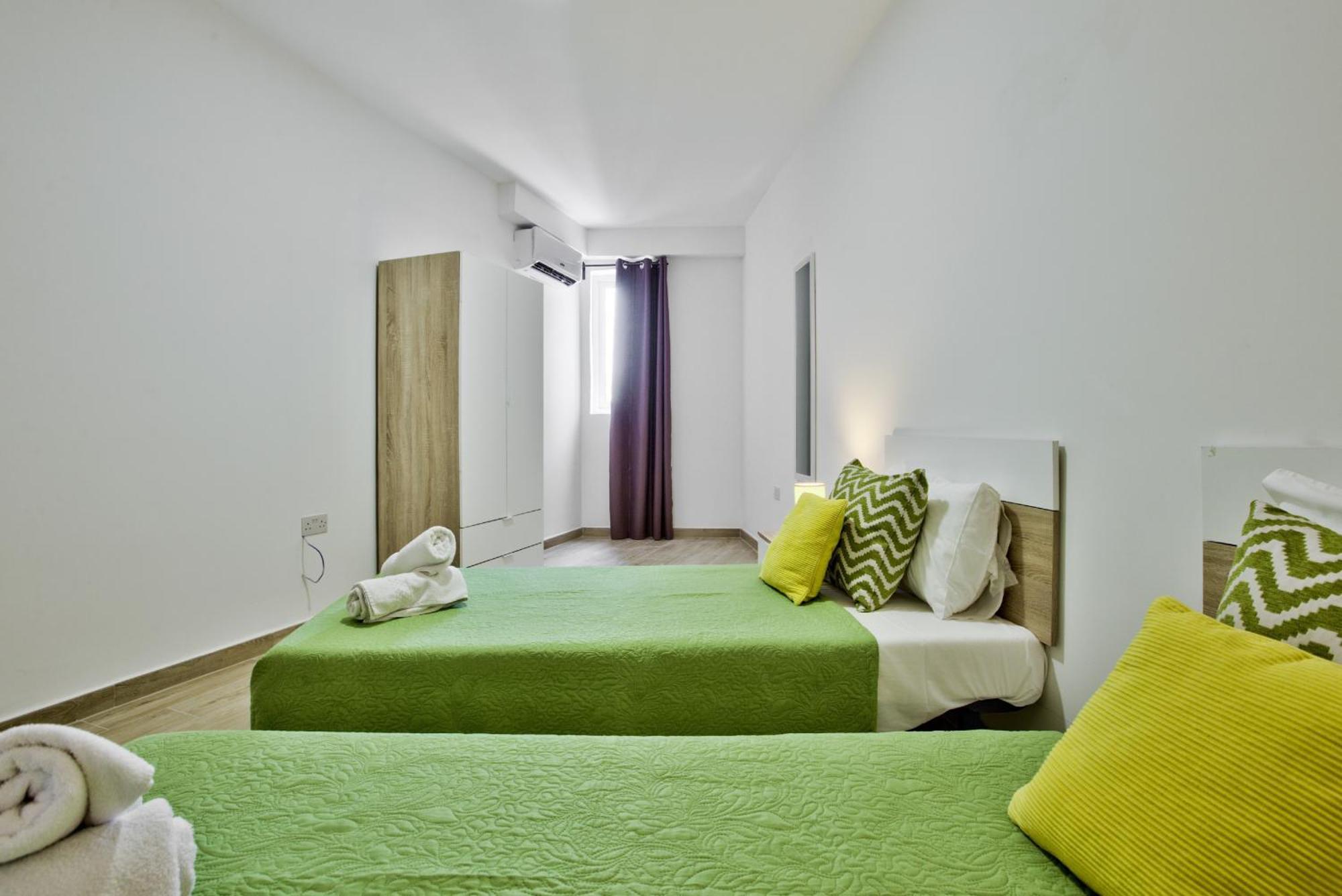 Apartamento Bastions Seaview And Duplex Penthouse In By Shortletsmalta Sliema