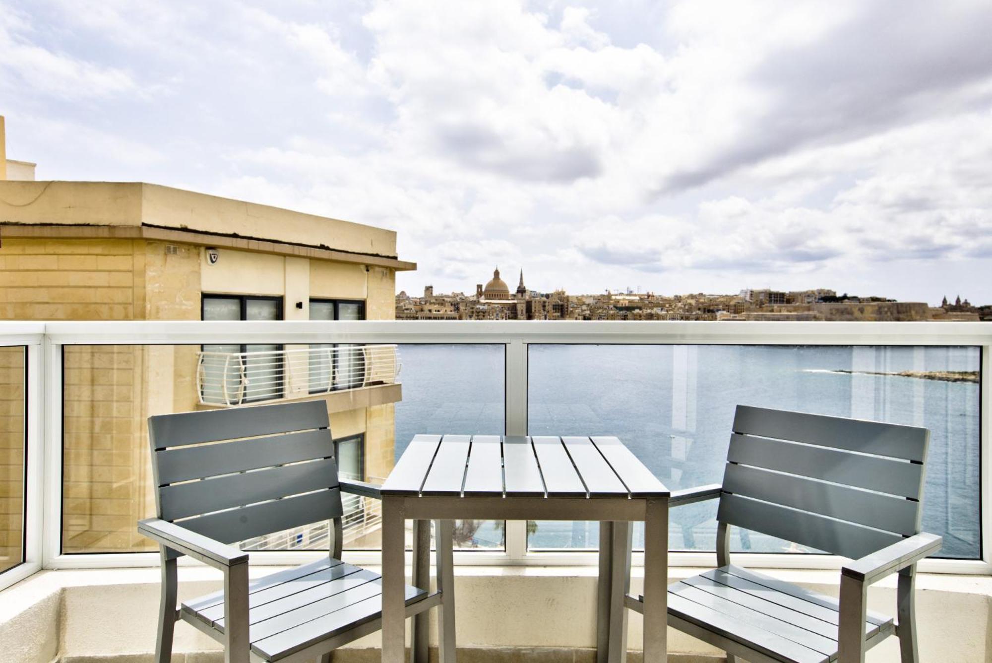 Bastions Seaview And Duplex Penthouse In By Shortletsmalta Apartamento Sliema