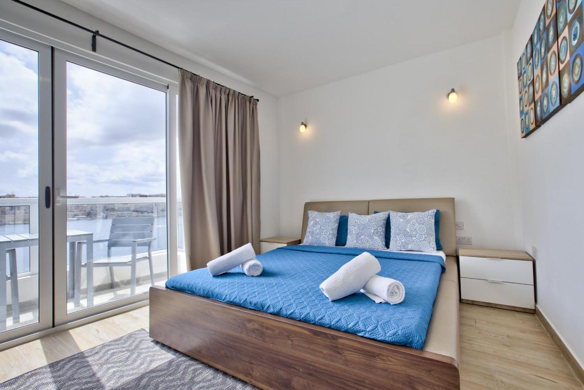 Bastions Seaview And Duplex Penthouse In By Shortletsmalta * Sliema